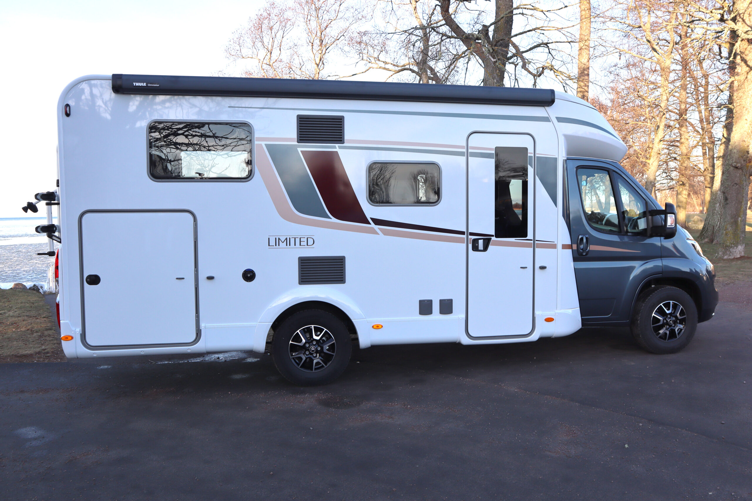 Vadstena Husbil Burstner 690 Limited-3